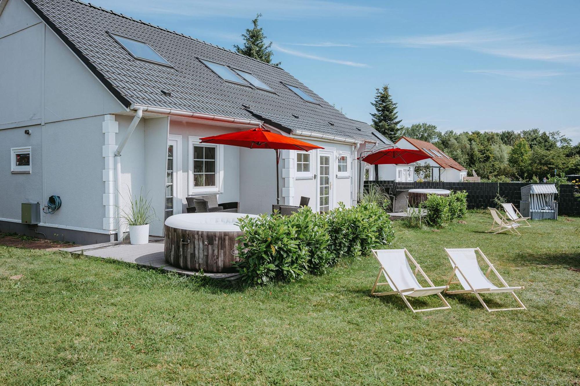 Ferienhaeuser Insel Usedom Haus Samara 8 - Blick Aufs Achterwasser! Whirlpool Und Sauna Lutow エクステリア 写真